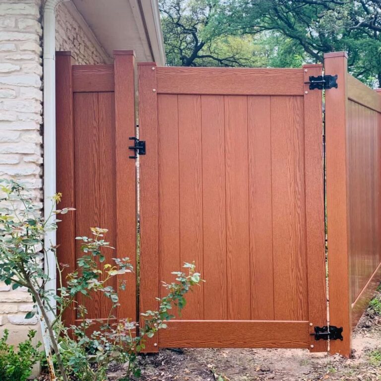 27+ Creative Dog Fence Ideas for Your Backyard