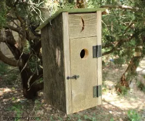 Vintage Outhouse Style Birdhouse